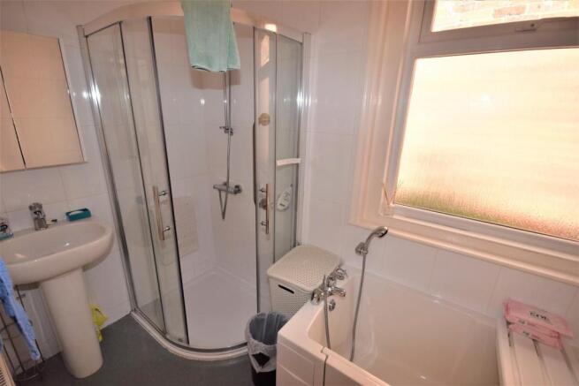 BATHROOM.JPG