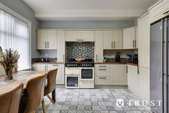 3 bed Semi-Detached for sale Image 7