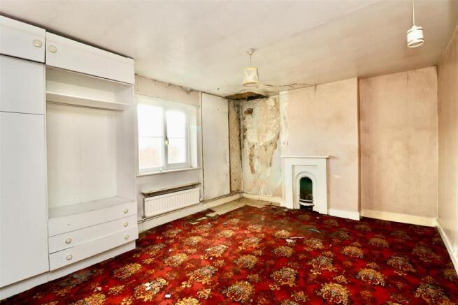 4 bed Detached for sale Image 5