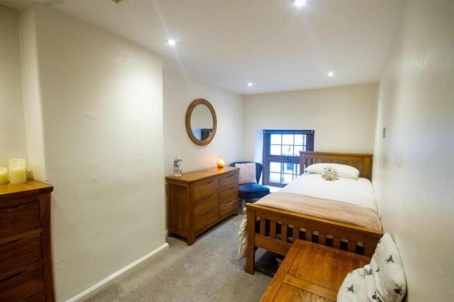3 bed Terraced for sale Image 11