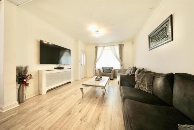 3 bed Semi-Detached for sale Image 5