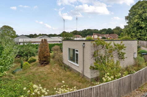 Priors Court Road, Hermitage, RG18