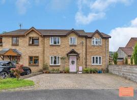 2, Clos-y-cedr, Pwllypant, Caerphilly CF83 3RL