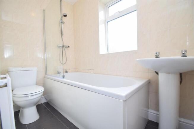 2 bed Terraced to rent Image 12