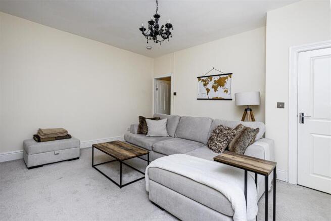 2 bed Terraced for sale Image 6