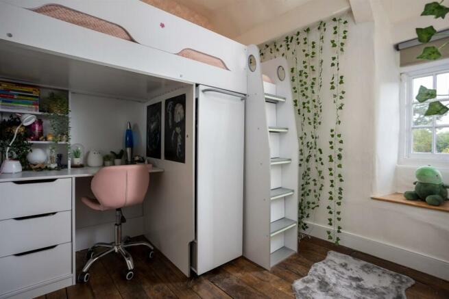 41 - 22 Gloucester Street - GL7 2DG - Web.jpg