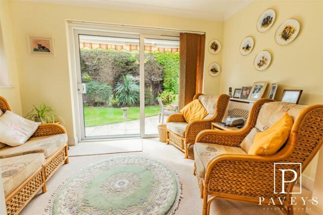GARDEN ROOM