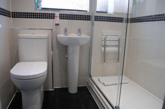 SHOWER ROOM