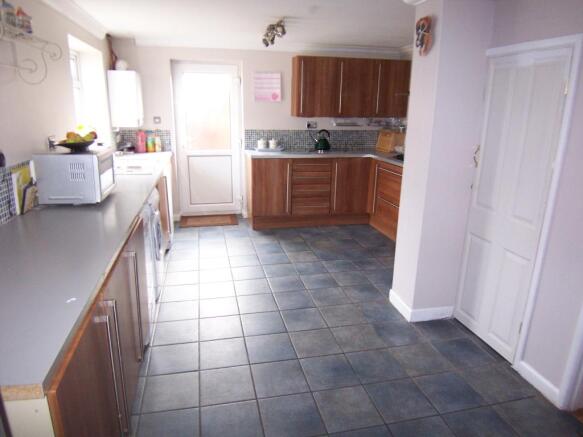 KITCHEN/BREAKFAST RM