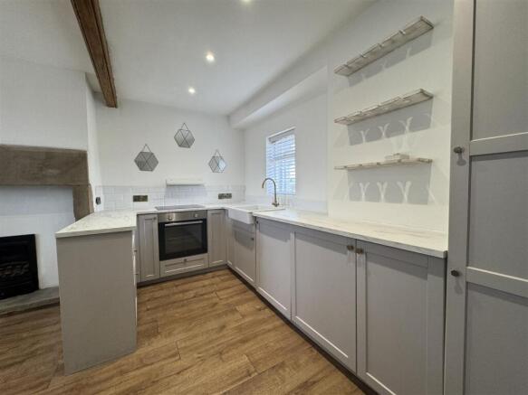 Penistone Road, Shelley, Huddersfield, HD8 8HY photo 4