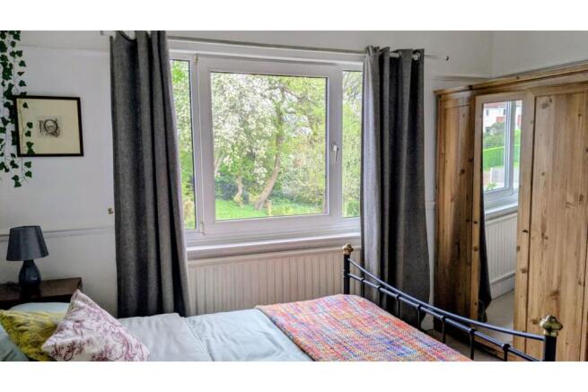 3 bed Semi-Detached for sale Image 12