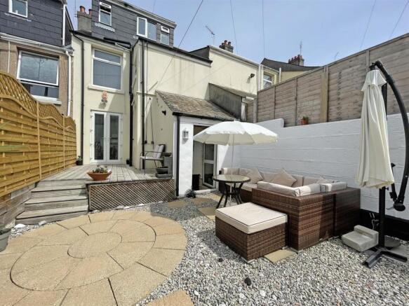 Sturdee road 41 garden for insidee.jpg