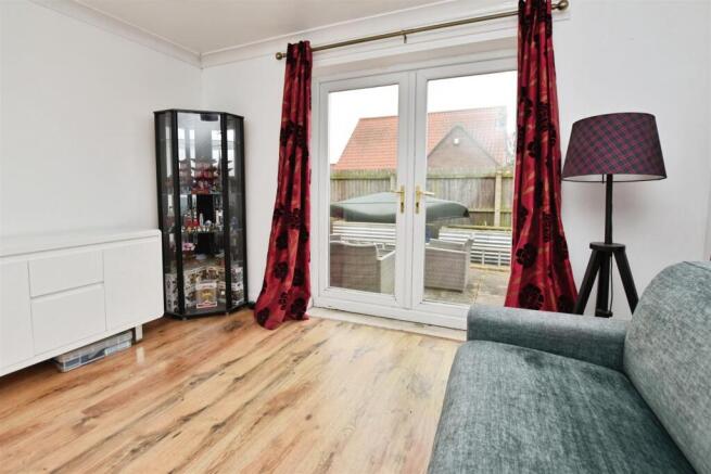 4 bed Semi-Detached for sale Image 6