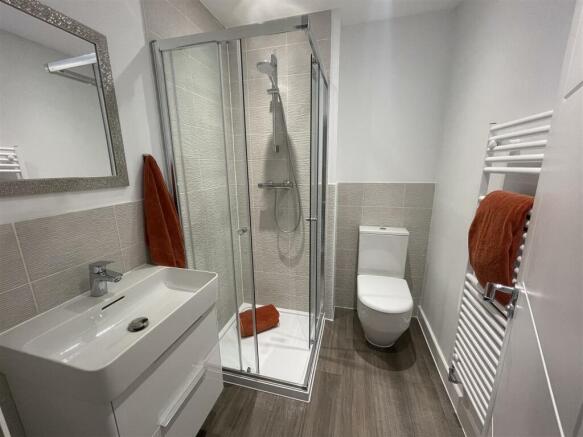 En-suite (2)