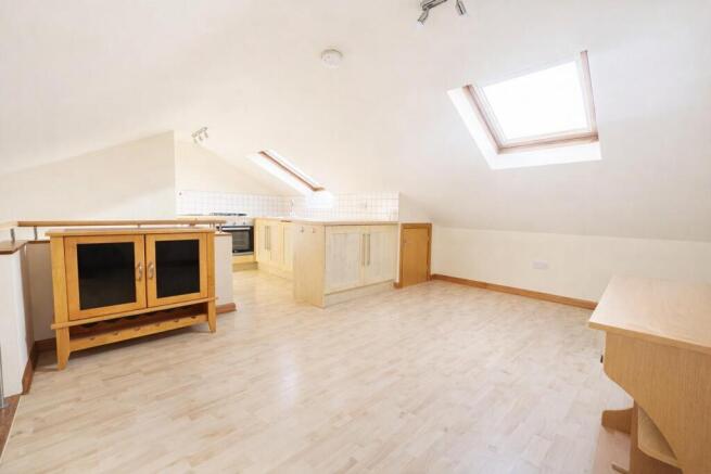 2 bed Flat for sale Image 5