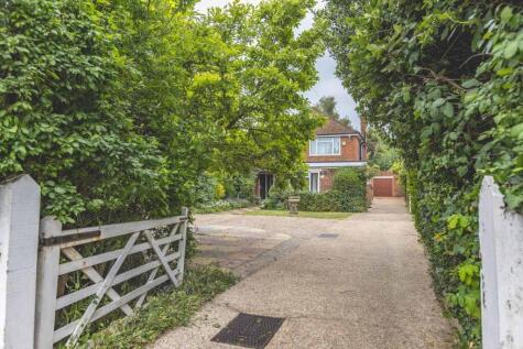 Farnham Lane, Farnham Royal, SL2