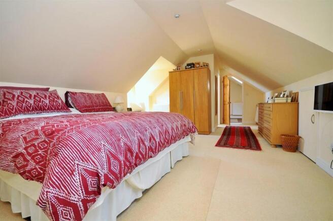 BEDROOM 4