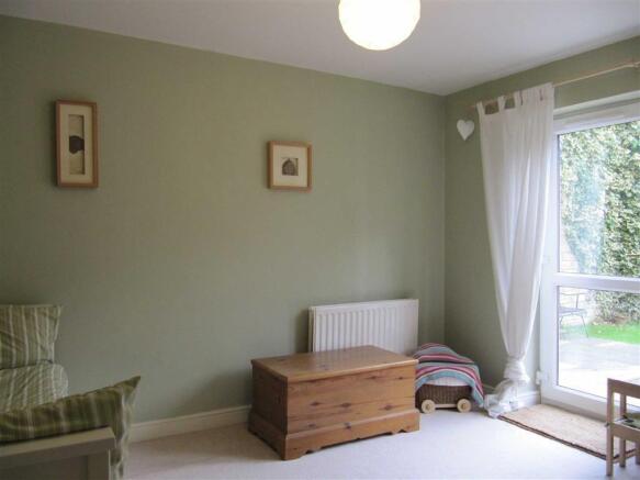 SITTING ROOM/BEDROOM