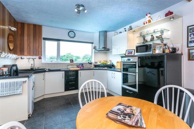 Kitchen A.jpg