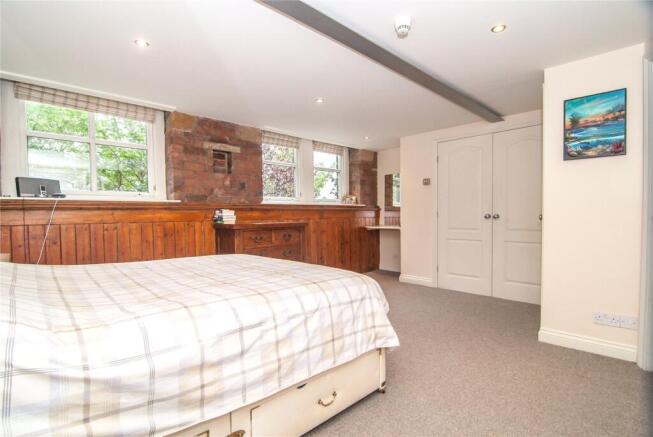 2 bed Flat for sale Image 12