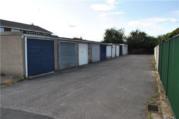 Garage in Block