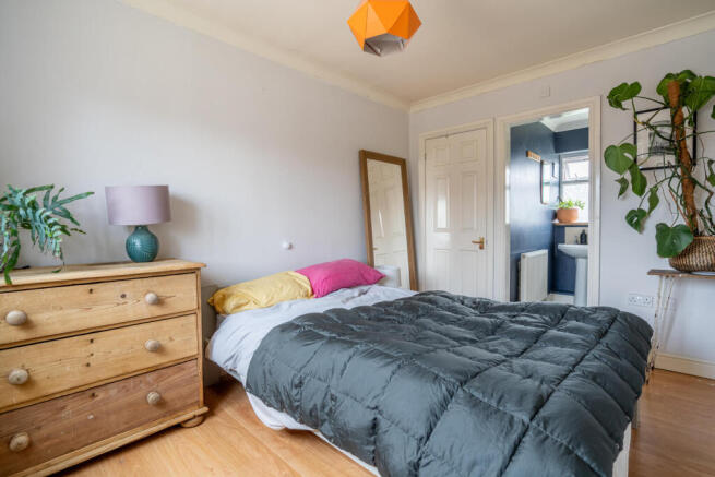 3 bed Semi-Detached for sale Image 6