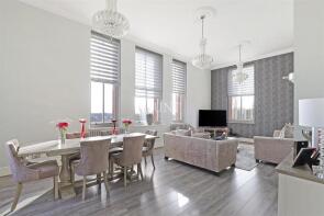 Flat 6, Goldsmith House, Brandesbury Square, Woodford Green IG8 8RL