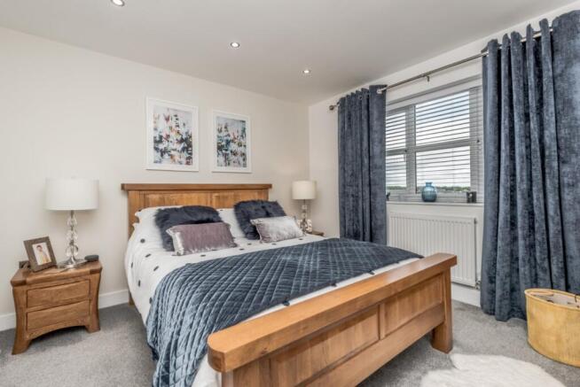 3 bed Semi-Detached for sale Image 11