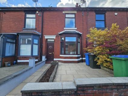 Rochdale Road East, Heywood, OL10 1QJ