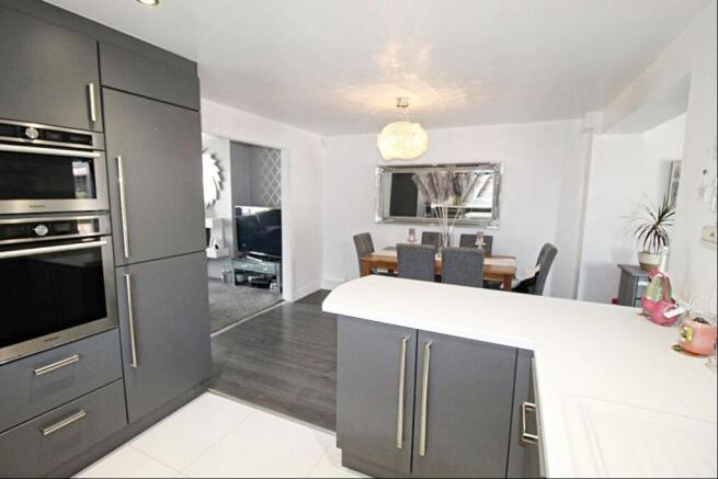 3 bed Semi-Detached for sale Image 7