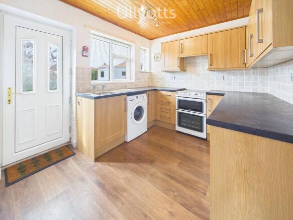 2 bed Semi-Detached Bungalow for sale Image 5