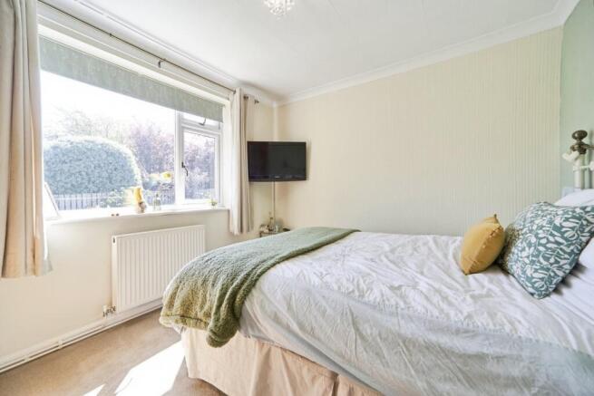 4 bed Detached Bungalow for sale Image 11