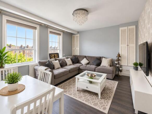 3 bed flat to rent Saltwell Street, London E14 0D