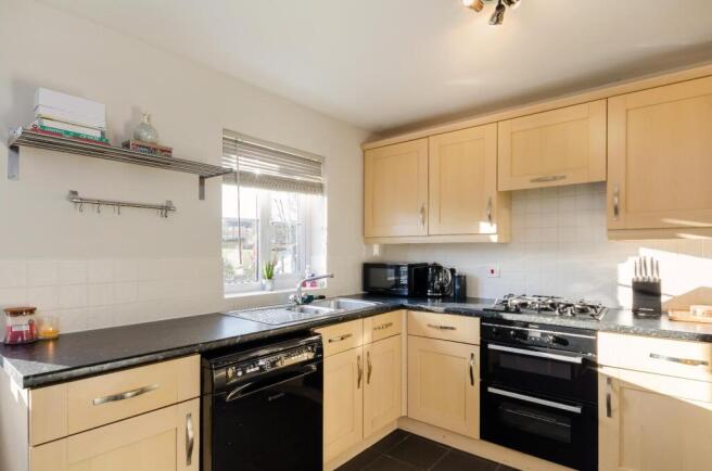 3 bed House to rent Image 8
