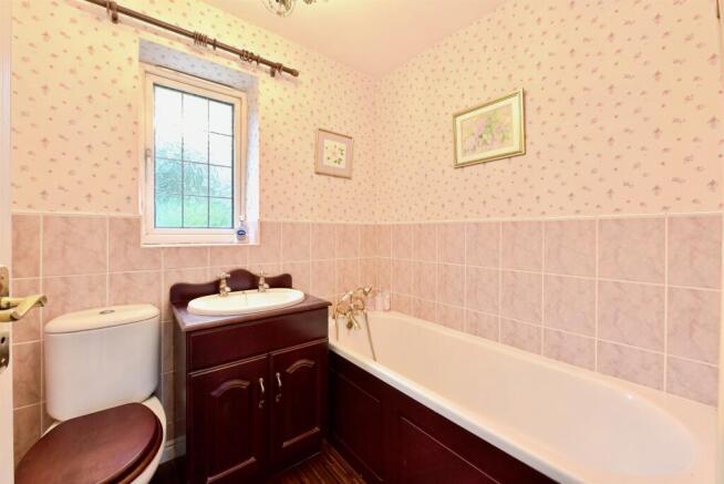 3 bed Semi-Detached for sale Image 11