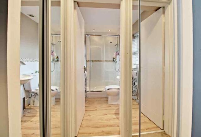 Dressing Area and En-suite