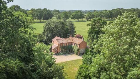 Beautiful Brick and Flint Cottage in Swanton Abbott