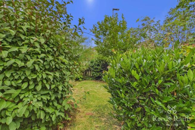 3 bed Semi-Detached for sale Image 12