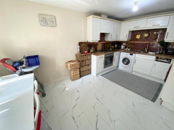 3 bed Town House for sale Image 5