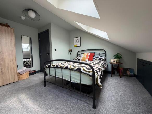 1 bed House Share to rent Image 5