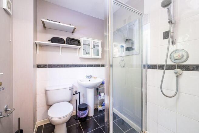 Master Bedroom En Suite