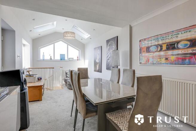 4 bed Detached for sale Image 5