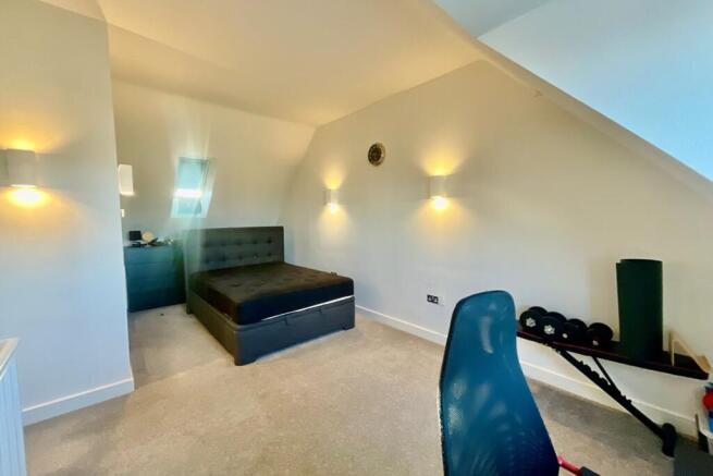 3 bed Semi-Detached for sale Image 12