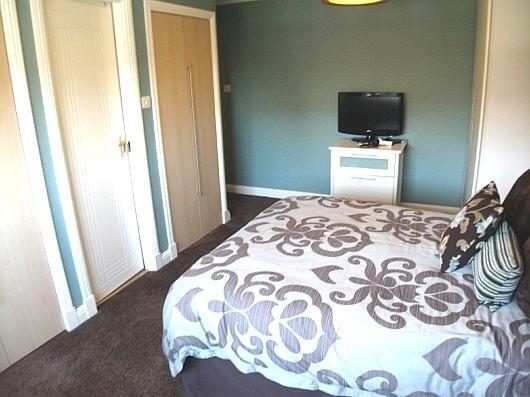 BEDROOM 01 B