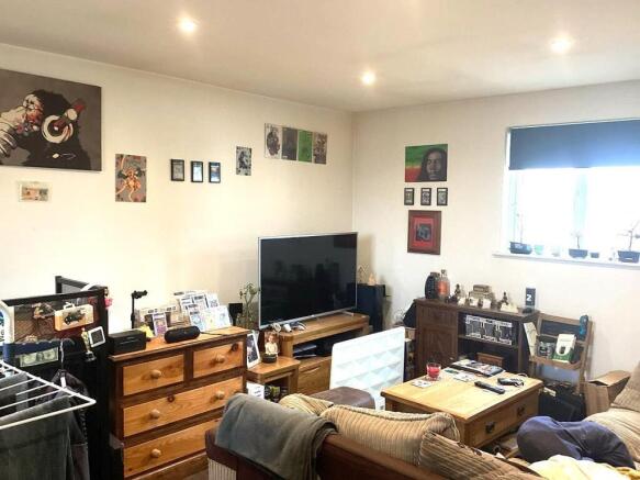 8 carisbrook lounge.jpg