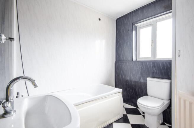 3 bed Semi-Detached to rent Image 10