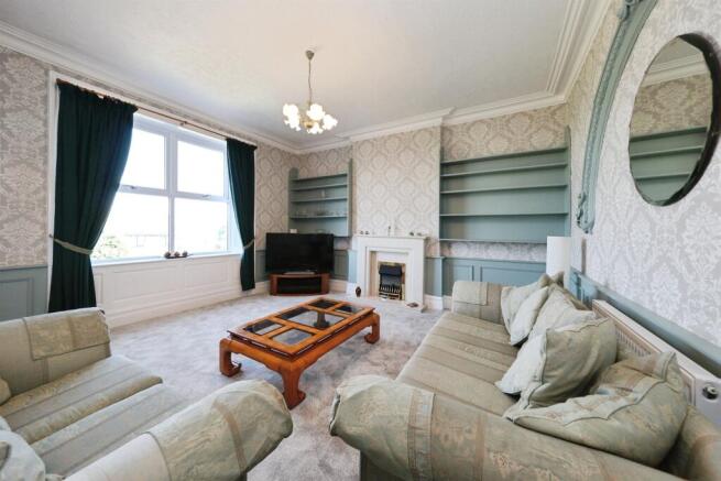 6 bed Detached for sale Image 6