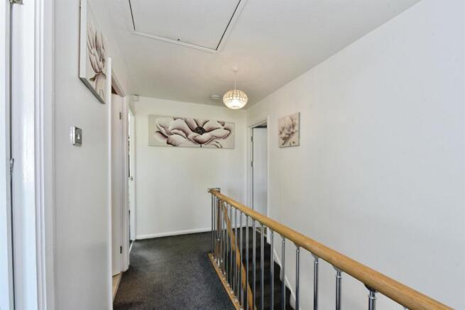 4 bed Detached for sale Image 8