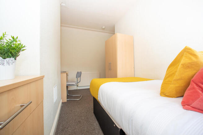 5 bed Terraced to rent Image 11