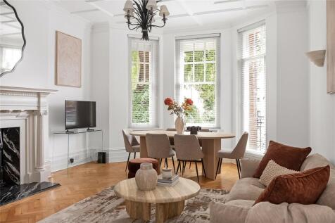 Oakwood Court, London, W14